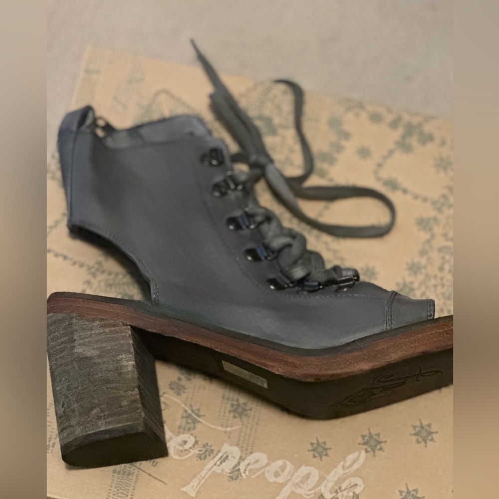 New free people city of lights heel - slate